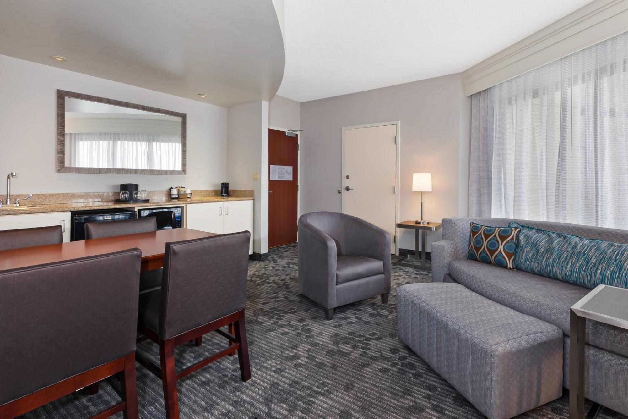 Courtyard By Marriott Oklahoma City Downtown Exterior foto